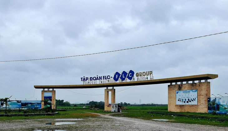 Dự án Khu công nghiệp Hoàng Long ở Thanh Hóa do Tập đoàn FLC đầu tư sau gần 10 năm chỉ là bãi đất trống.
