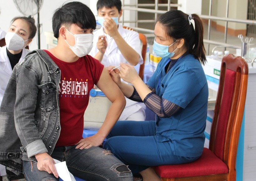 Trong quá trình thực hiện tiêm chủng, ngành Y tế tỉnh Thái Nguyên luôn tuân thủ nghiêm các biện pháp phòng, chống dịch.