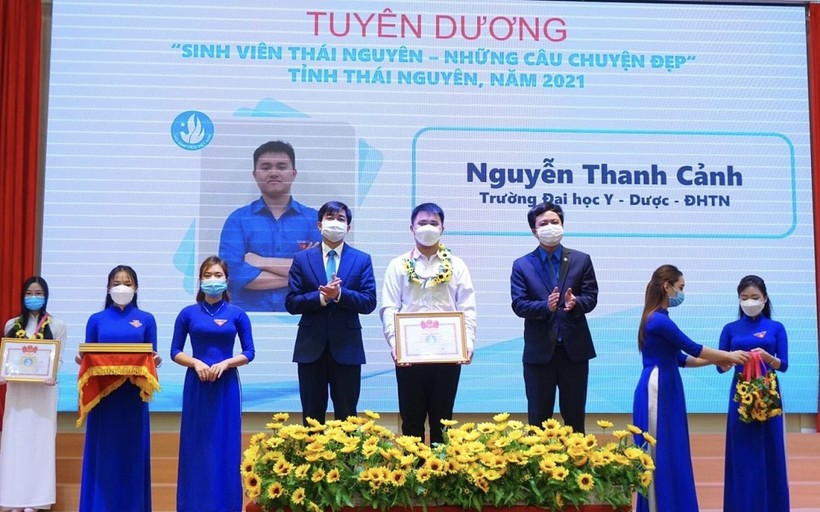 Hội Sinh viên tỉnh Thái Nguyên tuyên dương “Sinh viên 5 tốt” cấp tỉnh năm 2021.
