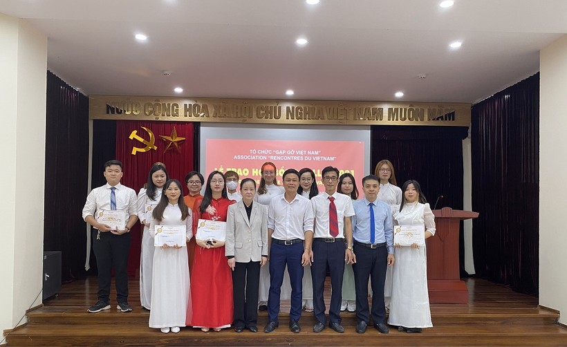 12 sinh viên Đại học Thái Nguyên vinh dự nhận học bổng Odon Vallet 