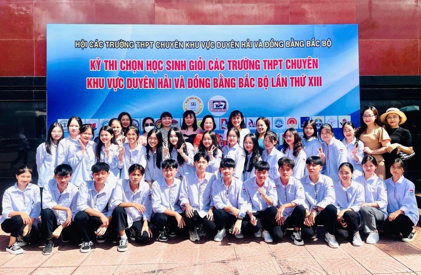 Học sinh Trường Phổ thông Vùng Cao Việt Bắc đã đạt thành tích cao tại Kỳ thi chọn học sinh giỏi khu vực Duyên hải và Đồng bằng Bắc bộ.