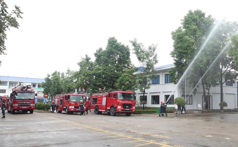 Diễn tập phương án chữa cháy và cứu nạn, cứu hộ tại Nhà máy TNG Sông Công, Thái Nguyên.