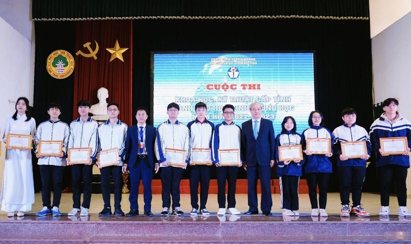 Tuyên Quang bế mạc cuộc thi Khoa học kỹ thuật dành cho học sinh trung học năm 2022 – 2023.