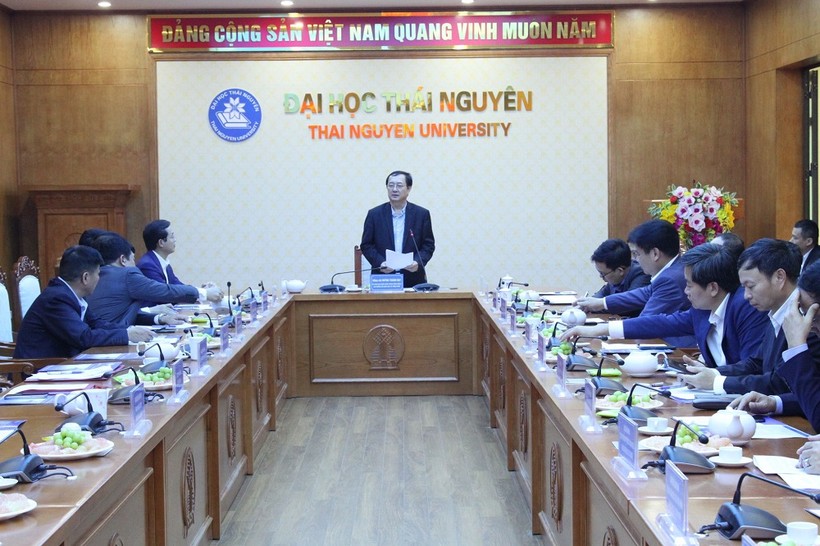 Bộ trưởng Bộ Khoa học và Công nghệ Huỳnh Thành Đạt làm việc với Đại học Thái Nguyên.