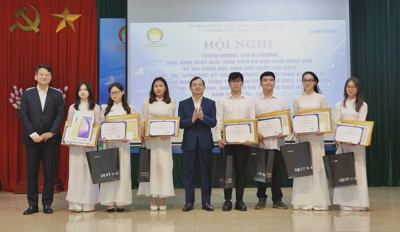 Thái Nguyên Tuyên dương học sinh đoạt giải Quốc gia Quốc tế 