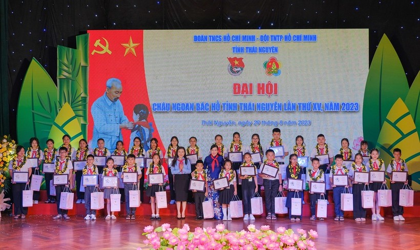 Tuyên dương 133 đại biểu cháu ngoan Bác Hồ tỉnh Thái Nguyên.