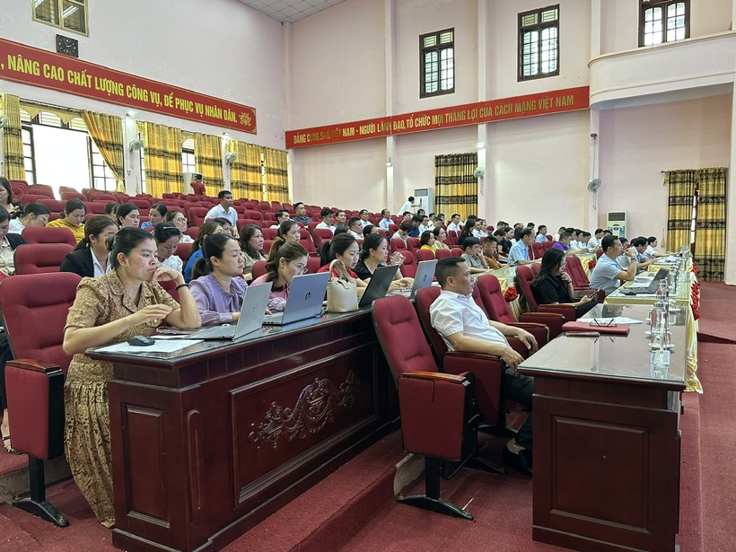 Toàn cảnh hội nghị nâng cao chất lượng giáo dục trên địa bàn huyện Yên Minh.