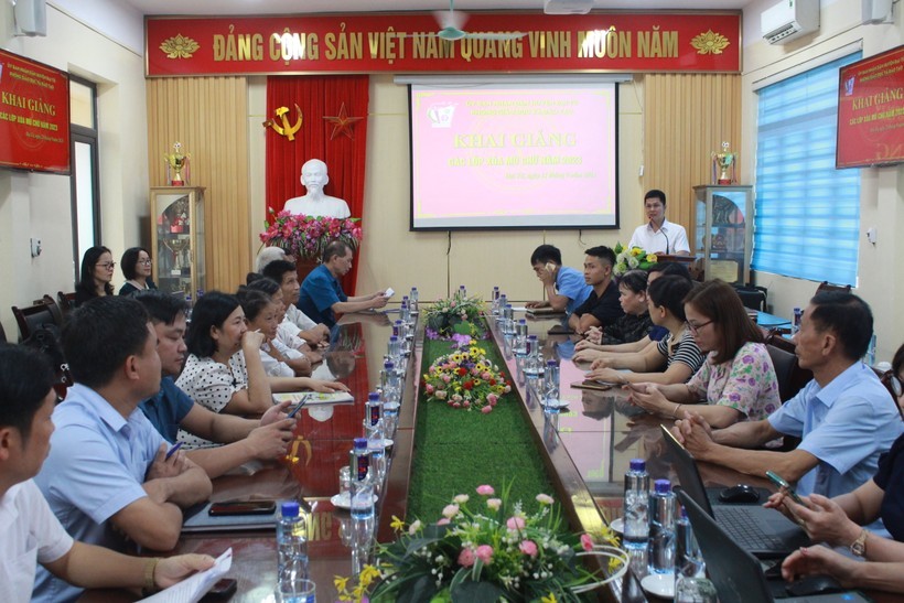 Lớp học xoá mù chữ được khai giảng tại huyện Đại Từ.