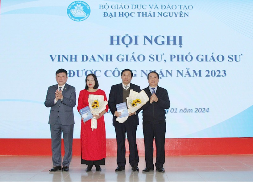 Đại học Thái Nguyên vinh danh 29 Giáo sư, Phó Giáo sư.