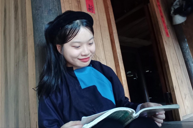 Nữ sinh người dân tộc Nùng - Triệu Thị Nương là niềm tự hào của gia đình, dòng họ và bản làng.