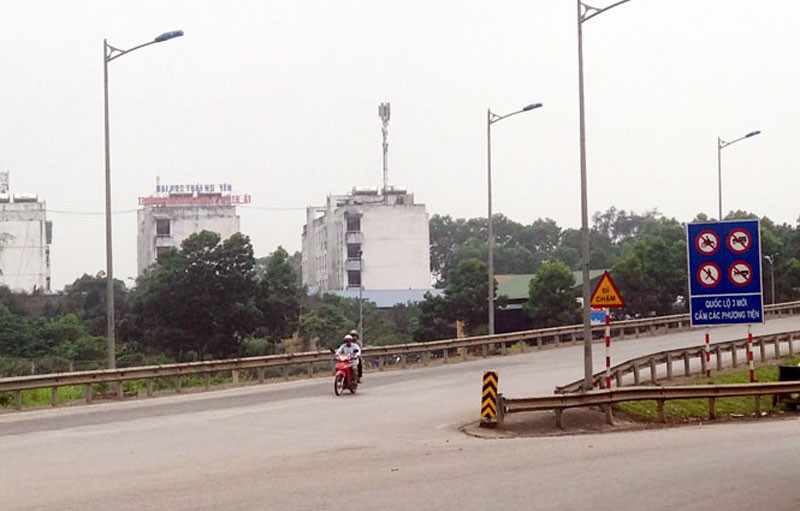 Tình trạng vi phạm an toàn giao thông trên cao tốc Hà Nội - Thái Nguyên tiềm ẩn những nguy hiểm khôn lường.