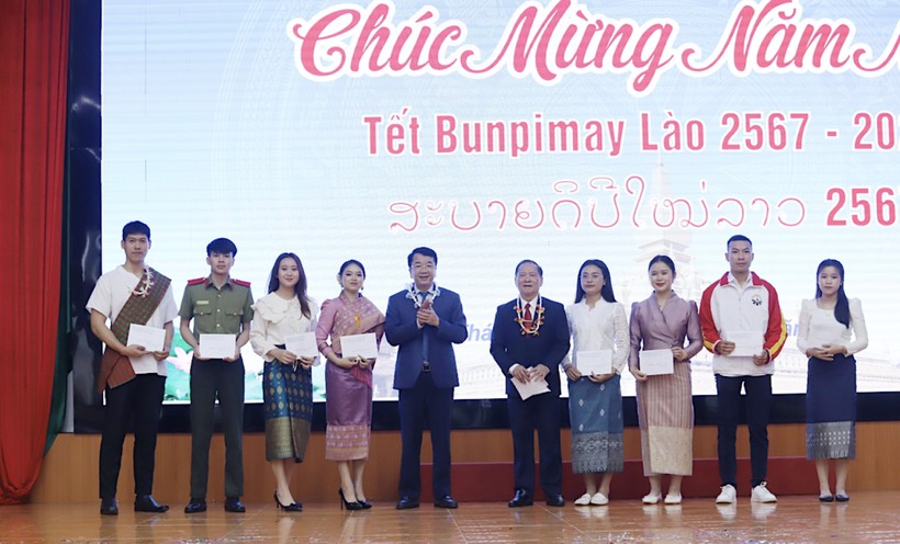 Thái Nguyên đa dạng các hoạt động chúc mừng năm mới - tết Bunpymay Lào.