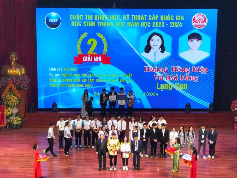 Học sinh trường THPT Chuyên Chu Văn An, tỉnh Lạng Sơn đạt giải Nhì tại cuộc thi Khoa học, Kỹ thuật cấp Quốc gia học sinh trung học năm học 2023 - 2024.