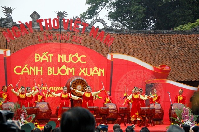 Tạm dừng tổ chức Ngày thơ Việt Nam lần thứ 18 vì dịch viêm phổi do virus Corona
