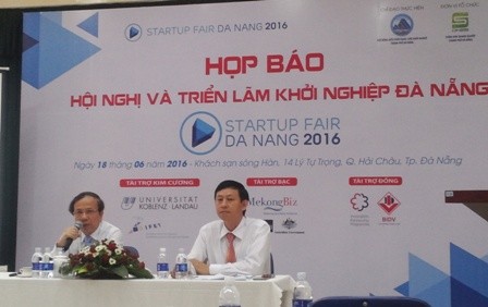 Đại diện Hội đồng điều phối mạng lưới khởi nghiệp thành phố Đà Nẵng và Vườn ươm doanh nghiệp TP Đà Nẵng họp báo giới thiệu sự kiện StartupFair 2016.