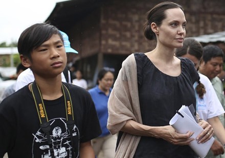 Angelina Jolie không giữ lời hứa đưa Pax Thiên trở về thăm Việt Nam