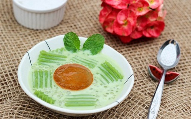Caramen trà xanh trân châu là món ăn được nhiều người yêu thích trong ngày hè