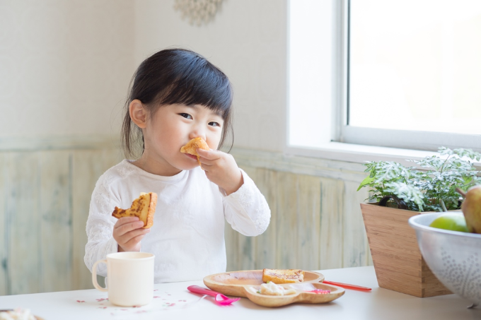 Chỉ ăn những món yêu thích khiến tình trạng mất cân bằng dinh dưỡng ở trẻ thêm trầm trọng.