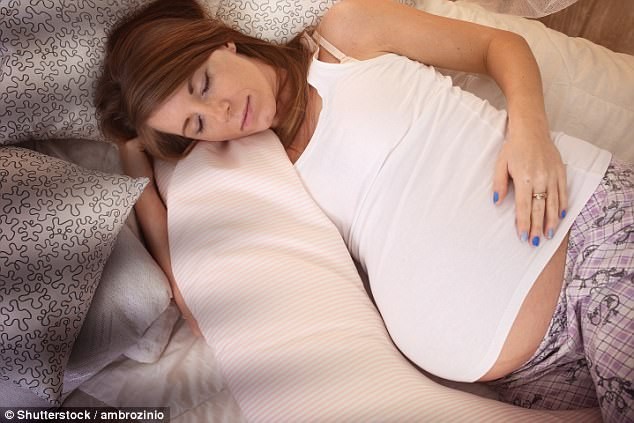 Mẹ bầu đừng ngủ ngửa trong 3 tháng cuối thai kỳ  