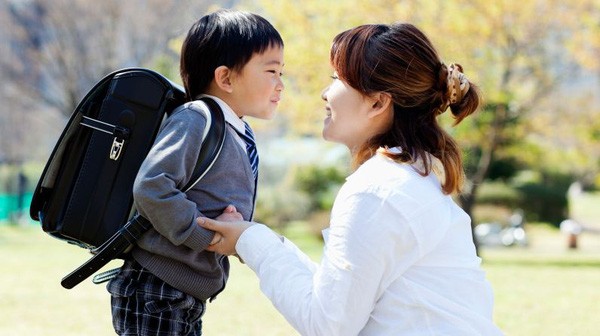 Bố mẹ cần dạy con trai mạnh mẽ trong cảm xúc (Ảnh minh họa)