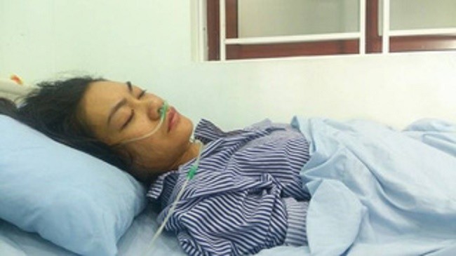 Cô giáo Hải khi còn điều trị tại bệnh viện sau khi bị phụ huynh tấn công (ảnh CTV)