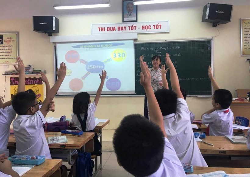 Cô giáo Trần Thị Bích Ngọc đầy nhiệt huyết trong giờ dạy