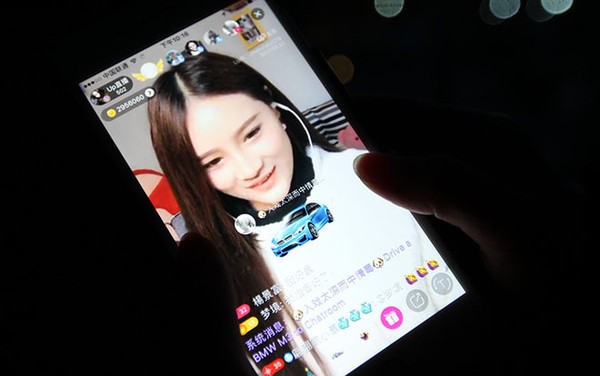 Vì sao giới trẻ Trung Quốc lại hào phóng chi tiền tặng cho các live streamer?
