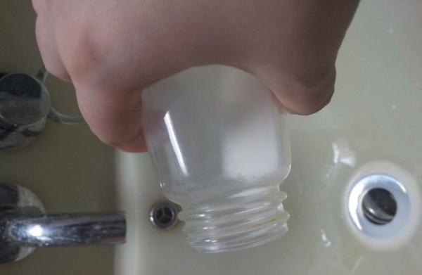 3 kiểu rửa bình sữa âm thầm hại trẻ sơ sinh mẹ hồn nhiên không biết