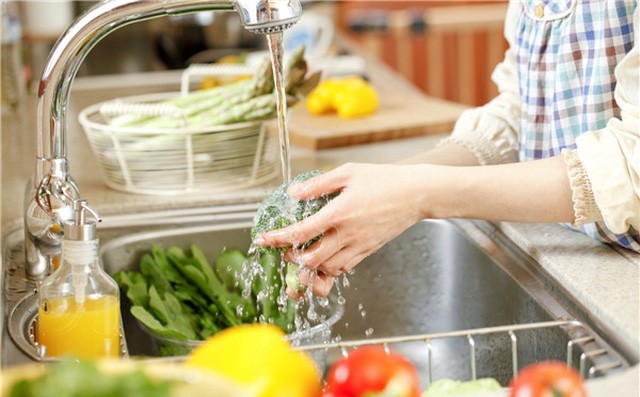 Mách bạn cách rửa rau siêu sạch, loại bỏ chất gây hại cho sức khỏe 