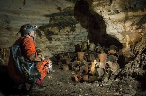 Bên trong hang động “thần bí” 1.000 năm tuổi của người Maya