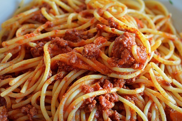 Nam sinh tử vong vì ăn mỳ spaghetti nấu trước đó 5 ngày