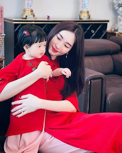 Điểm danh 3 cặp “mẹ đẹp – con xinh” có gu thời trang sành điệu nhất showbiz Việt