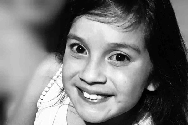 Bé gái 11 tuổi tím tái rồi tử vong sau khi tự đánh răng tại nhà