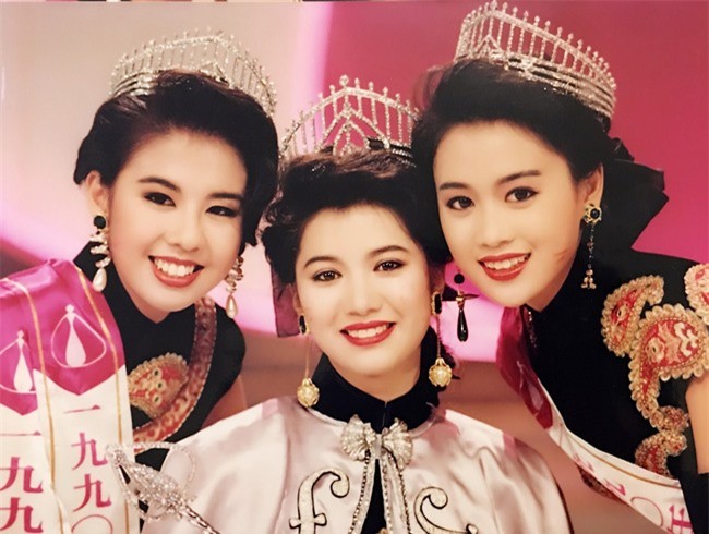 “Chúc Anh Đài” Lương Tiểu Băng U50 vẫn trẻ trung như thiếu nữ 
