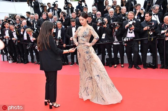 Sao nữ Trung Quốc lên tiếng sau vụ bị "đuổi khéo" khỏi thảm đỏ Cannes