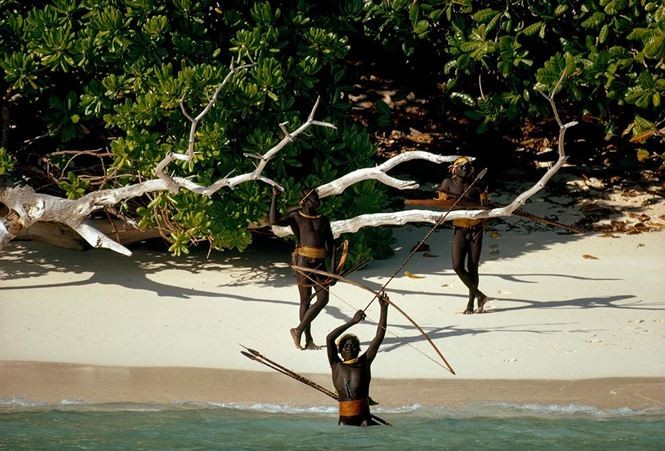 Bí ẩn hòn đảo tồn tại bộ lạc "giết người lạ" hơn 6 vạn năm qua