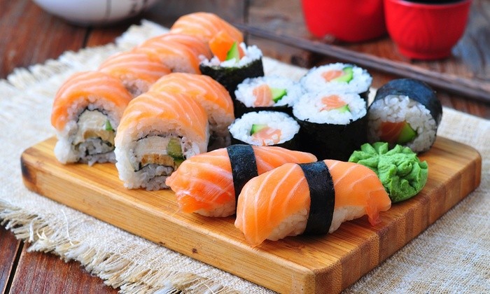 Món sushi rất hấp dẫn nhưng chứa nhiều nguy cơ đối với sức khỏe.