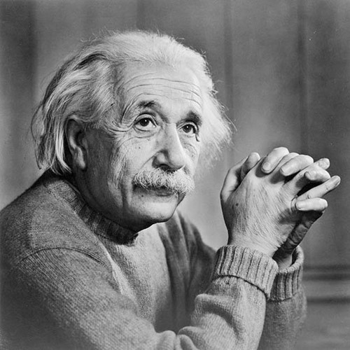 Nguồn cảm hứng đầu tiên khiến Einstein tiếp xúc với lĩnh vực vật lý là một chiếc la bàn. Cha của Einstein đã tặng món quà này cho ông khi ông 5 tuổi.