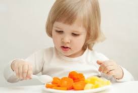 Ăn một lượng vừa phải cà rốt sẽ giúp bé khỏe mạnh hơn, tăng cường sức đề kháng của trẻ.