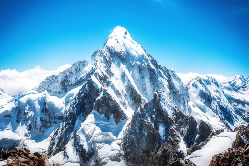 Ngọn Everest cao 8.840m so với mực nước biển được cho là ngọn núi cao nhất hành tinh.