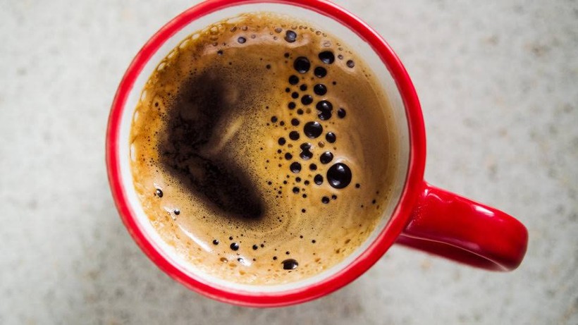 Caffein có thể làm tăng huyết áp ngắn hạn.