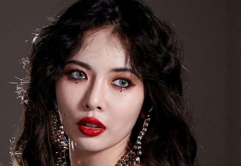 Để nói về kiểu make-up vampire này không thể nào không nhắc tới tên Hyun A - là một trong những người khởi đầu xu hướng này đầu tiên.