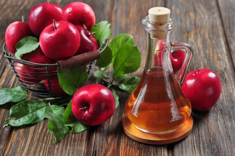 Giấm táo có rất nhiều công dụng chữa bệnh tại nhà nhờ có các thành phần kháng viêm dồi dào.