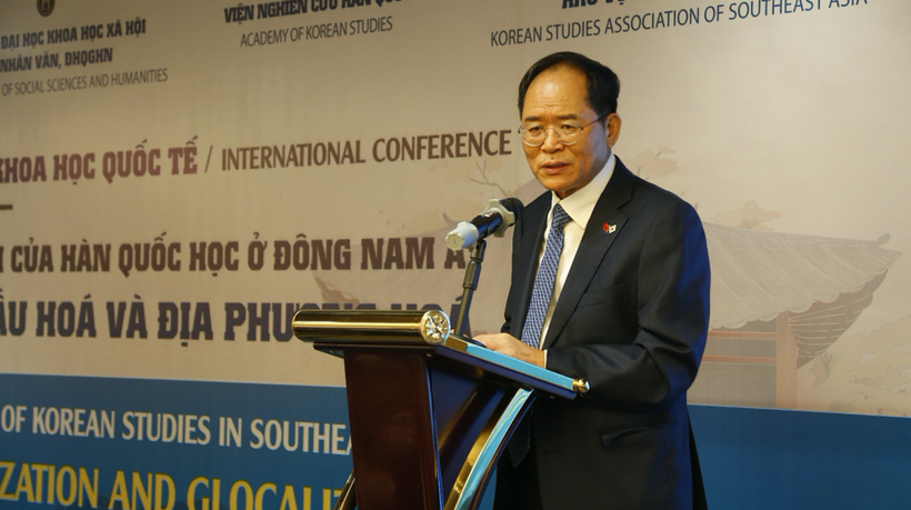 Ngài Park Noh Wan, Đại sứ Đặc mệnh Toàn quyền Hàn Quốc tại Việt Nam phát biểu tại Hội thảo.