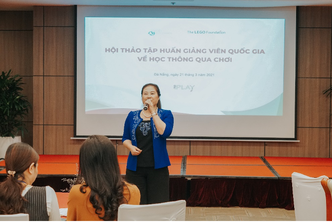TS. Trịnh Hoài Thu phát biểu tại buổi tập huấn.