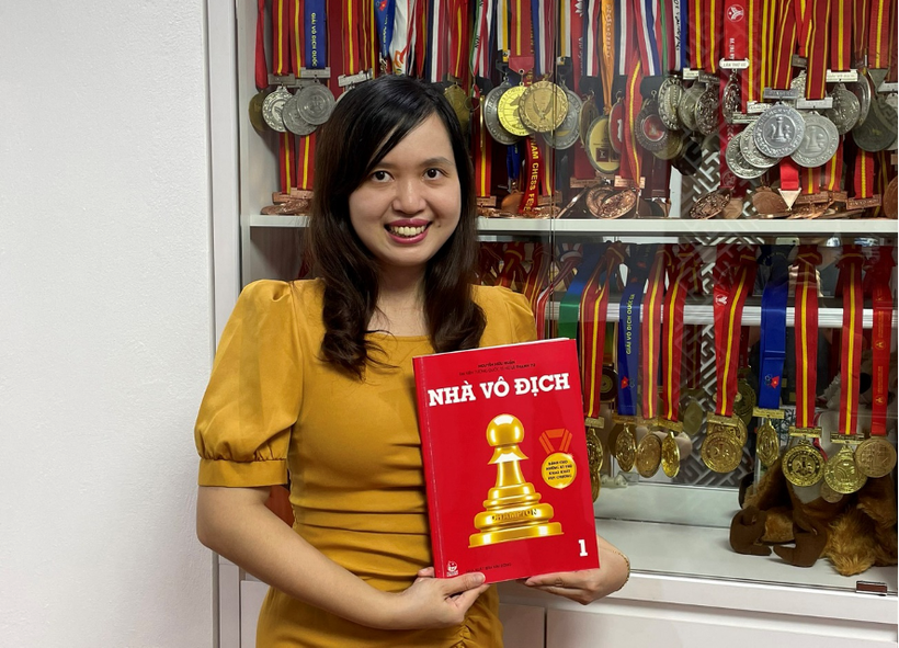 Đại kiện tướng quốc tế nữ Lê Thanh Tú - Đồng tác giả bộ sách.