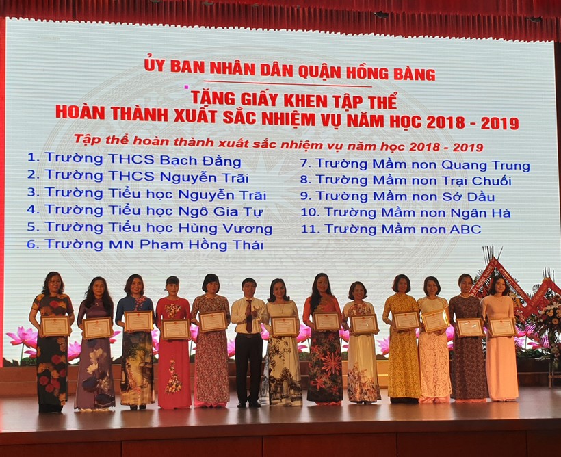 Quận Hồng Bàng vinh danh nhiều tập thể hoàn thành xuất sắc nhiệm vụ năm học 2018-2019