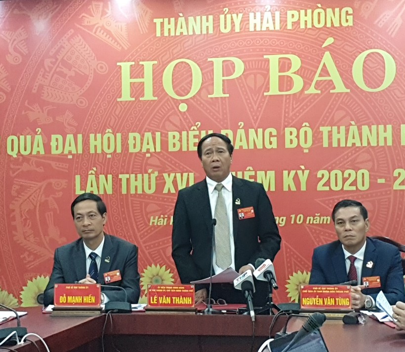 Ông Lê Văn Thành- Bí thư Thành ủy Hải Phòng chủ trì họp báo sau Đại hội Đại biểu Đảng bộ TP Hải Phòng khóa XVI