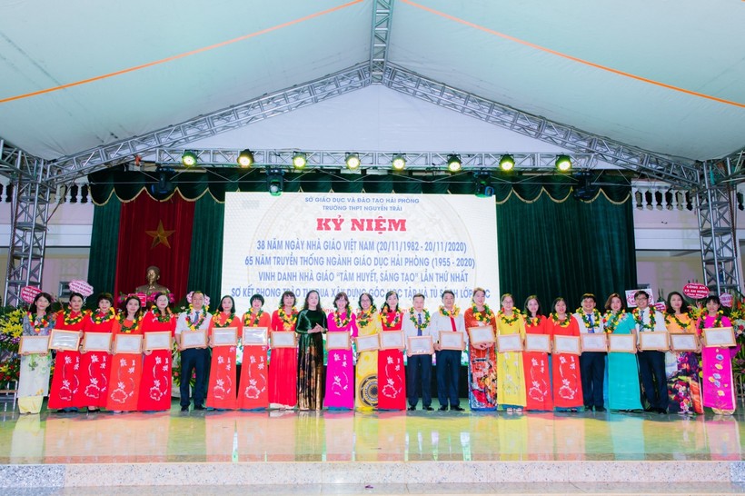 Trường THPT Nguyễn Trãi vinh danh Nhà giáo "Tâm huyết-Sáng tạo" lần thứ nhất