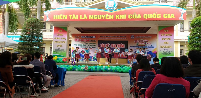 Chương trình biểu diễn văn nghệ đặc sắc bằng tiếng Anh của các em học sinh quận Kiến An